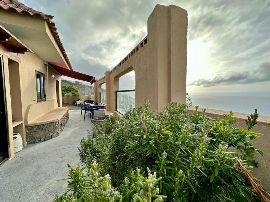 サンタクルスデテネリフェ Peaceful Oasis With Magical Sea Views And A Poolヴィラ エクステリア 写真